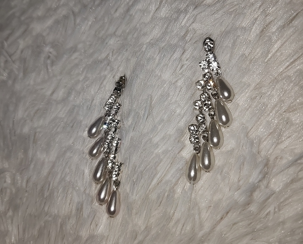 Vintage Silvertone Pearl Drop Rhinestone Dangle Earrings